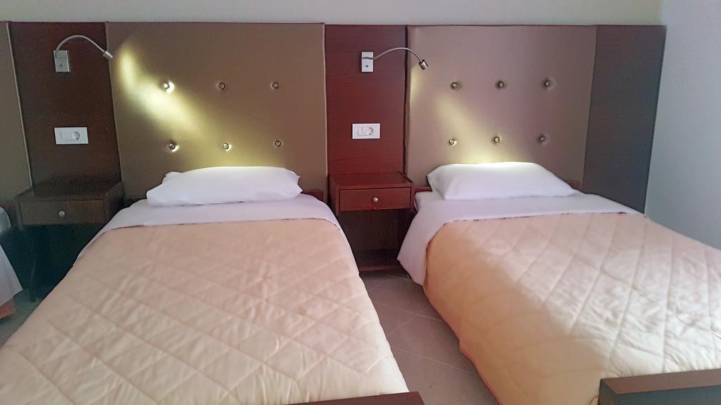 Paradosi Apartments Igoumenitsa Exterior foto